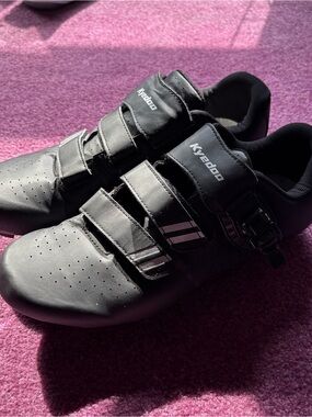 Kyedoo Black Cycling Shoes with Velcro Straps size 45